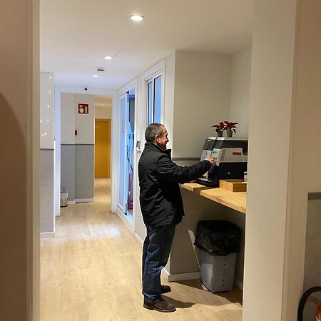 Hostal Bestprice Barcelona Stadium Extérieur photo