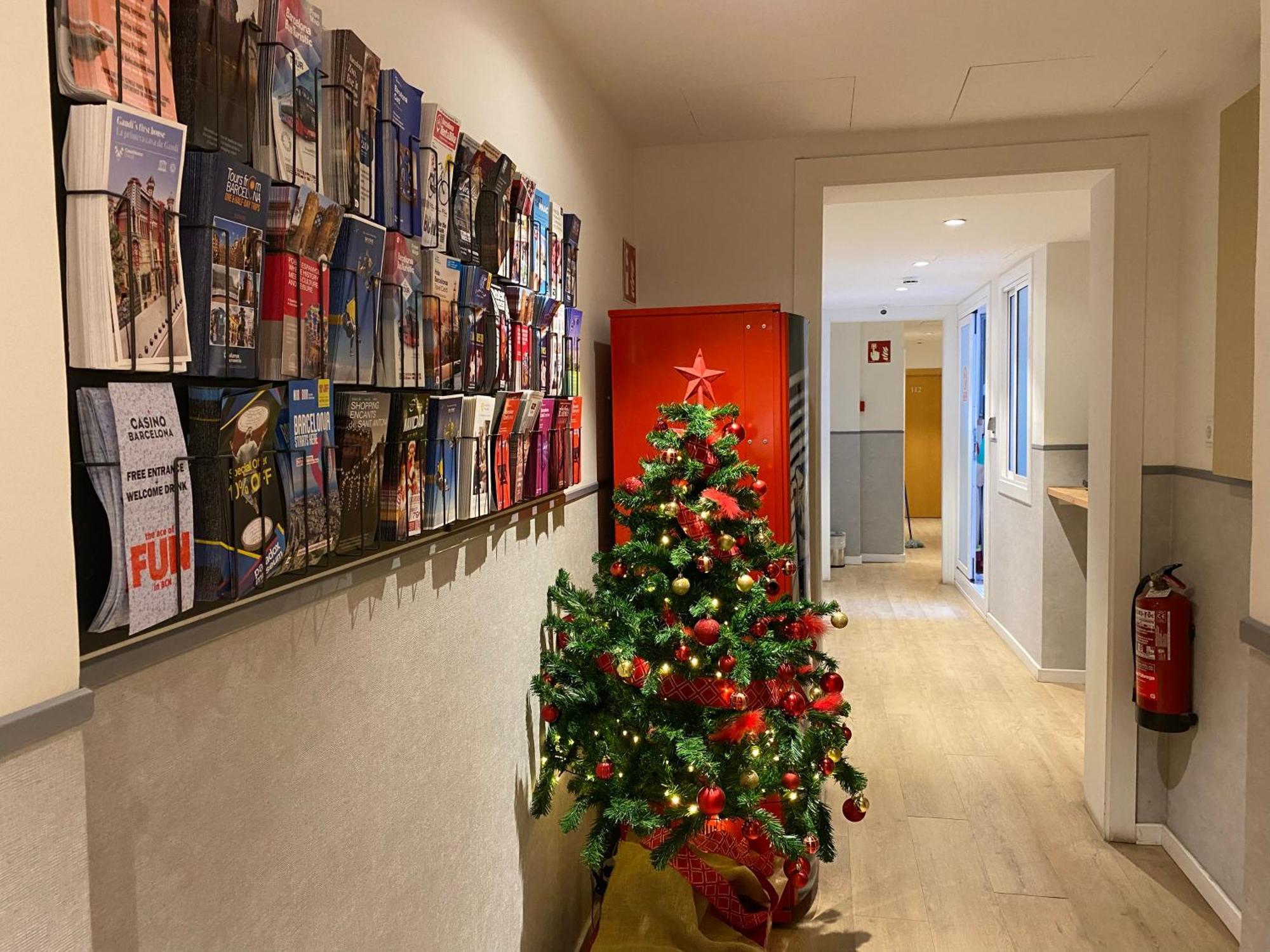 Hostal Bestprice Barcelona Stadium Extérieur photo