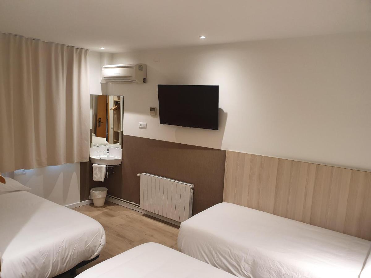 Hostal Bestprice Barcelona Stadium Extérieur photo