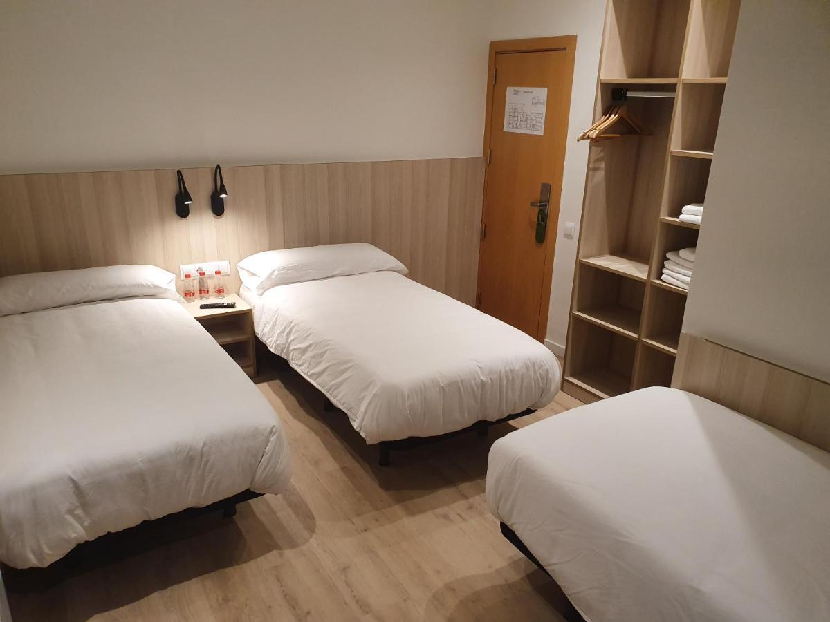 Hostal Bestprice Barcelona Stadium Extérieur photo
