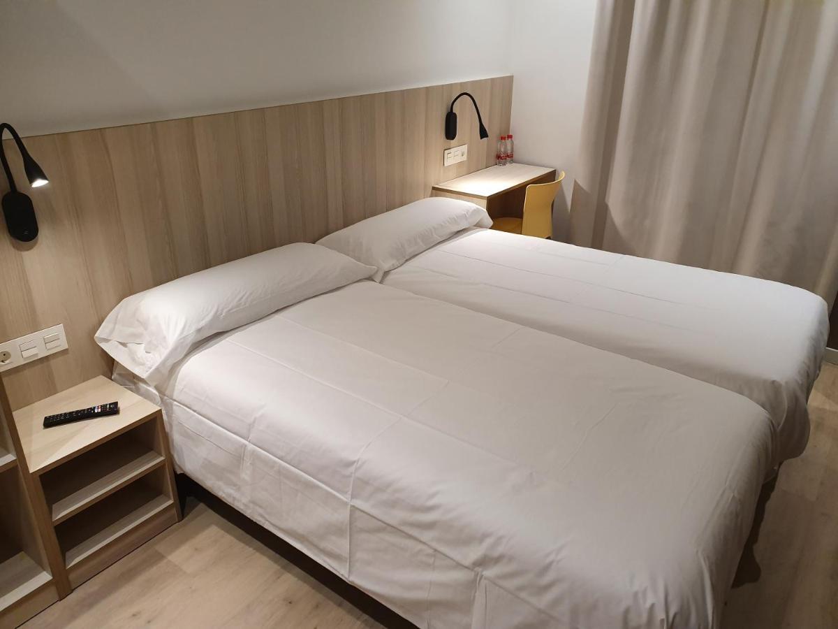 Hostal Bestprice Barcelona Stadium Extérieur photo