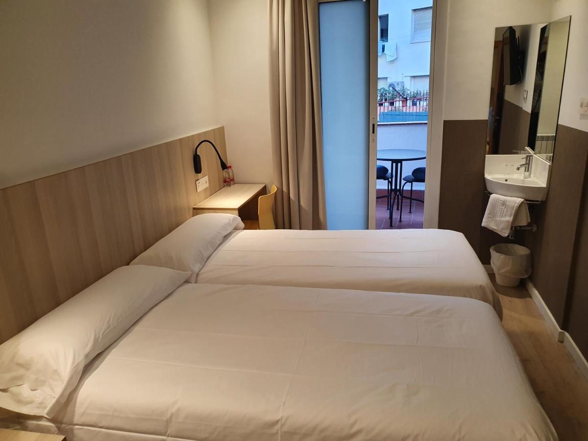 Hostal Bestprice Barcelona Stadium Extérieur photo