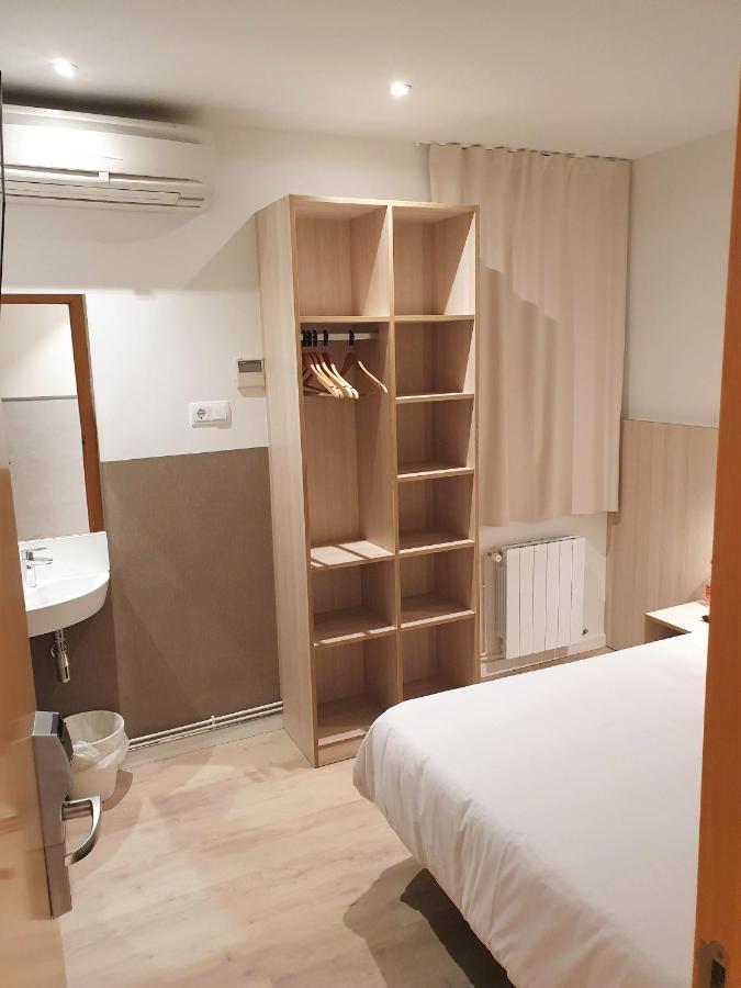 Hostal Bestprice Barcelona Stadium Extérieur photo