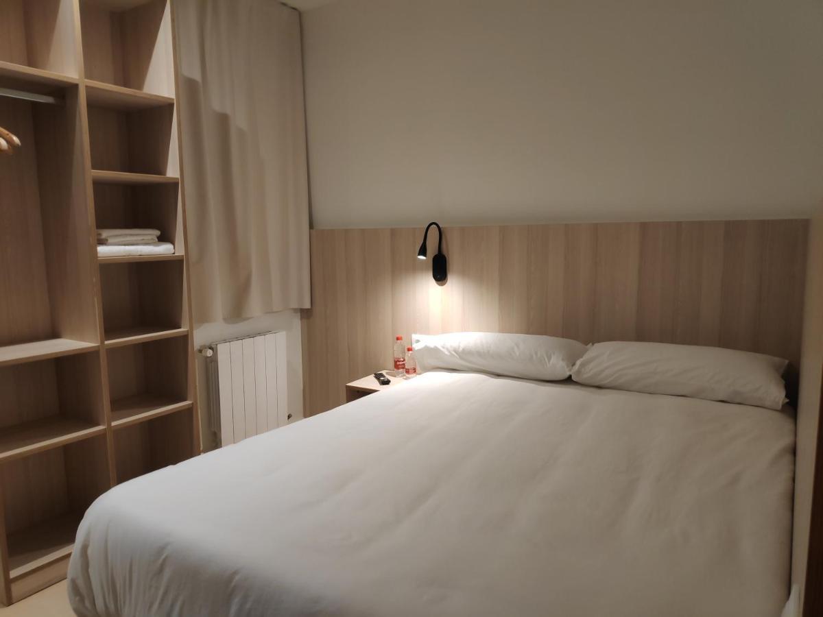 Hostal Bestprice Barcelona Stadium Extérieur photo