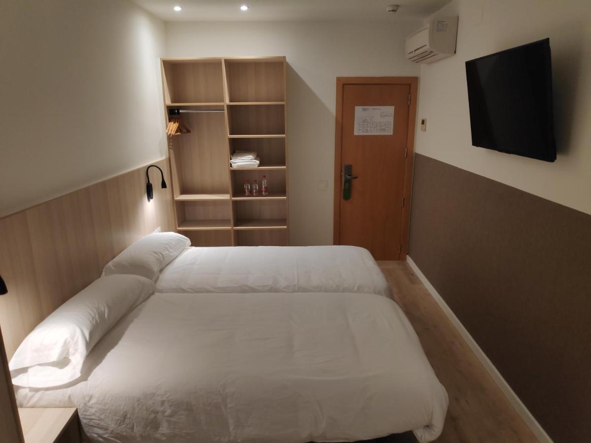 Hostal Bestprice Barcelona Stadium Extérieur photo